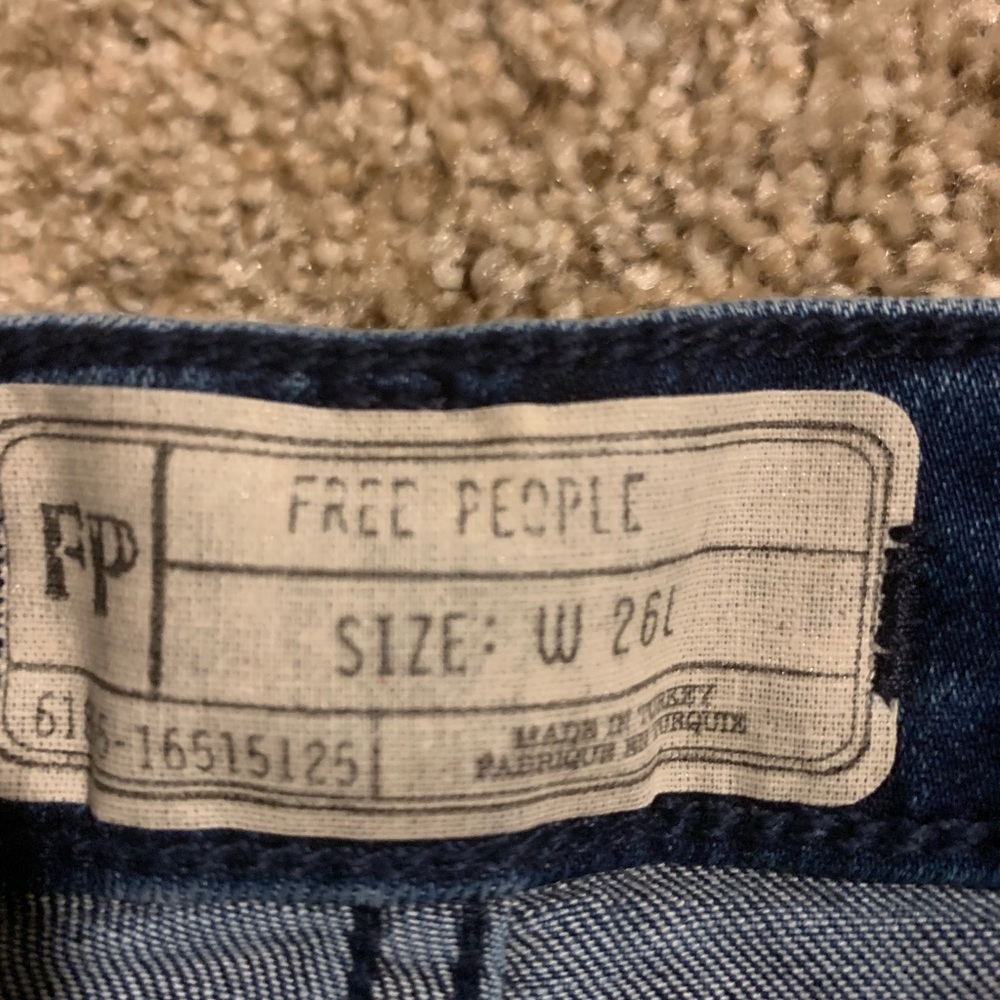 Free People High Rise Busted Skinny Jeans 26 NWT - Picture 5 of 6